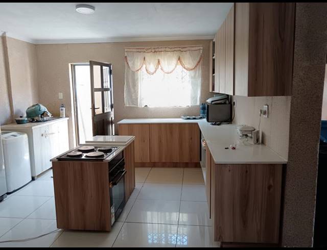 4 BEDROOM HOUSE FOR SALE IN BIRCH ACRES